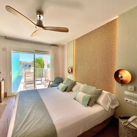 Lux Isla Szálloda 3*
