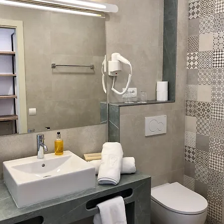 Lux Isla Szálloda 3*