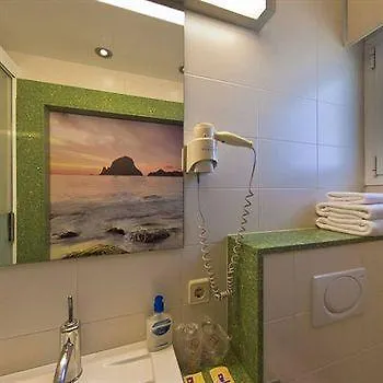 Lux Isla Szálloda 3*