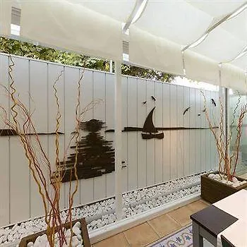 Lux Isla Szálloda 3*