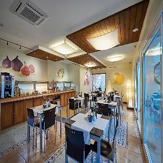 Lux Isla Szálloda 3*