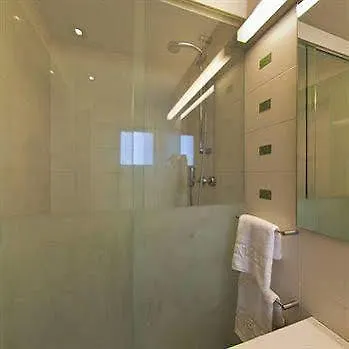 Lux Isla Szálloda 3*